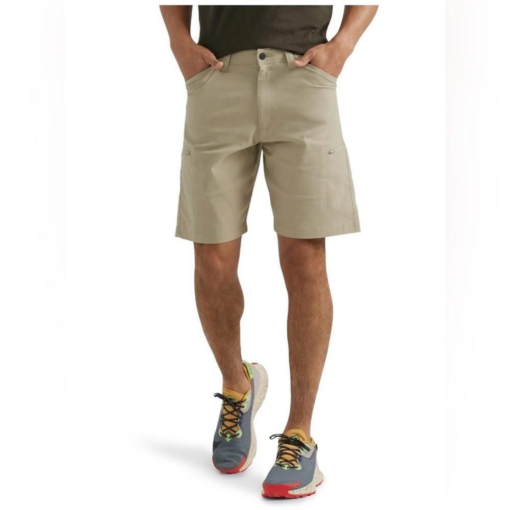 Wrangler® Men's and Big Men's Outdoor Performance Zip Cargo Short with UPF 50+